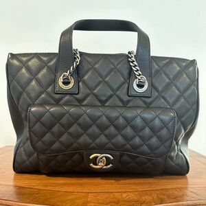 Authentic CHANEL Caviar Quilted Large Casual Pocket Tote